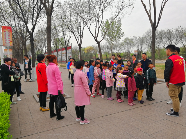 踏青之旅中 推普进行时——付井联合小学师生以及家长参观我校
