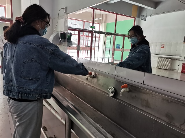 志愿者喊你做一枚“护水使者”