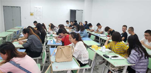 【完满班级】青春亦在 向阳而生――淬炼商学院十月完满班级主题活动（七十五）