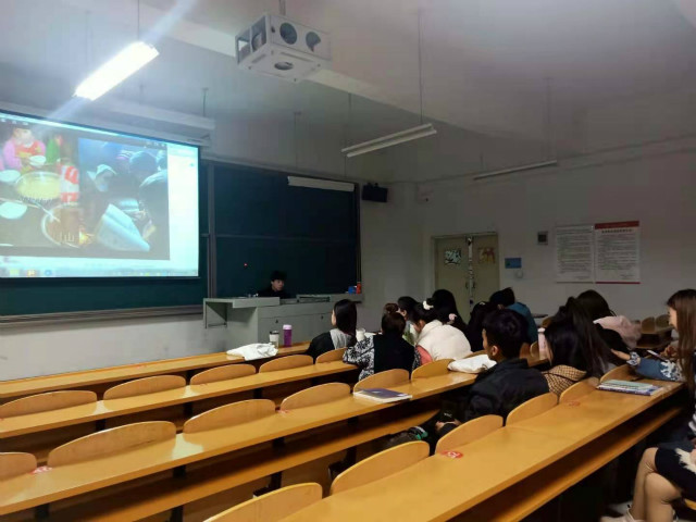 【完满班级】了解中国传统 发扬服务精神——外国语言文学系英语2006班、2007班、经贸2001班完满班级活动