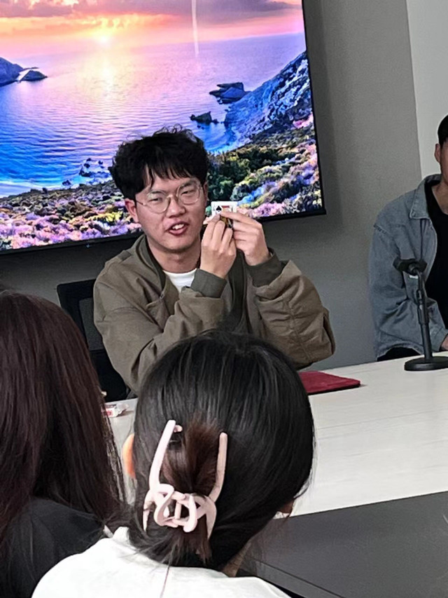 分享魔术技巧 感受魔术魅力——大数据学院、信息工程学院“魔亦有道”活动