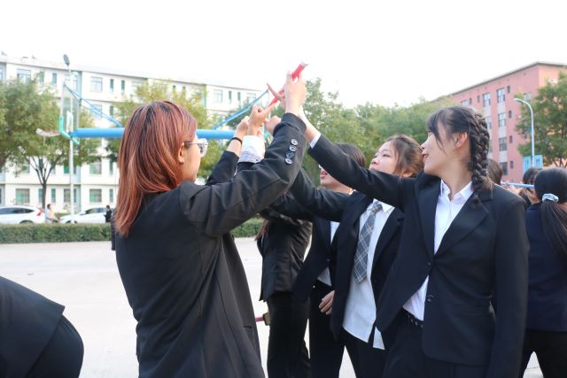 满怀赤诚之心 争做时代青年——商务英语学院“知行班”开班典礼暨破冰仪式