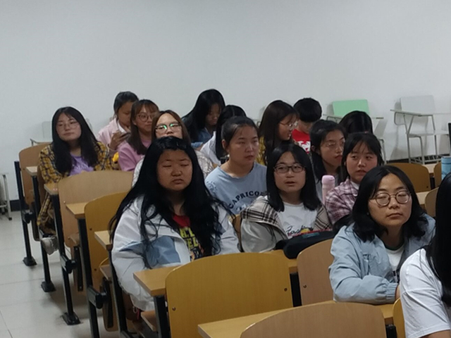 【完满班级】舞出艺术 感染在心——外国语言文学系英语1803班、英语1804班5月完满班级活动