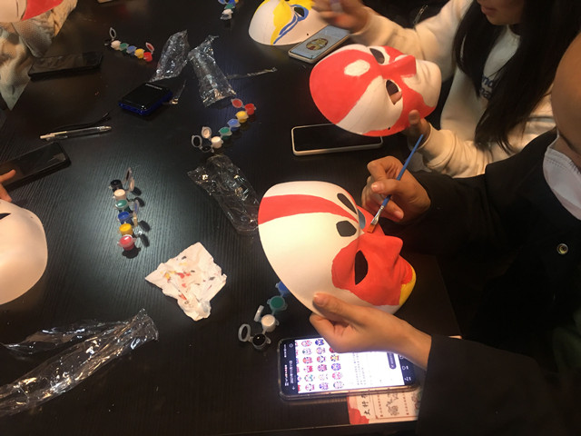 【完满班级】谱画脸谱 俯承国粹 让蓬勃青春与家国情怀共振——淬炼·国际商学院财务2103班完满班级活动