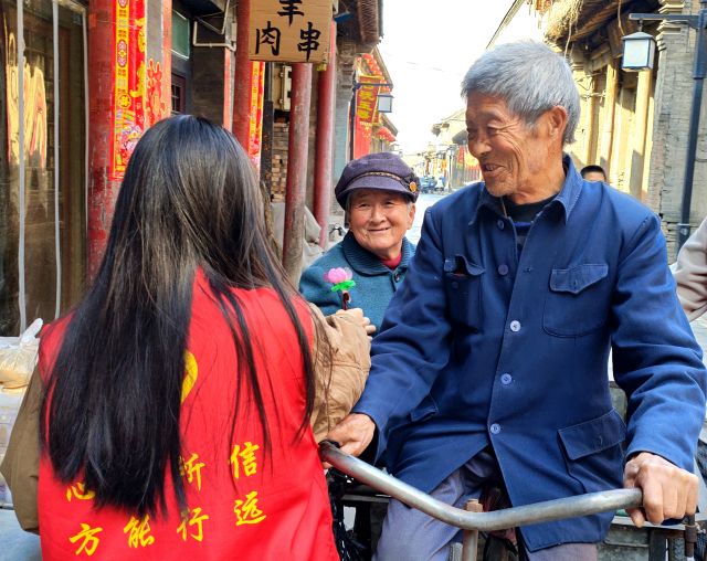 流光莫道孝情晚 敬老之仪手留香——艺术传媒学院“拾遗记”非遗传承在行动 在光影中感受非遗魅力