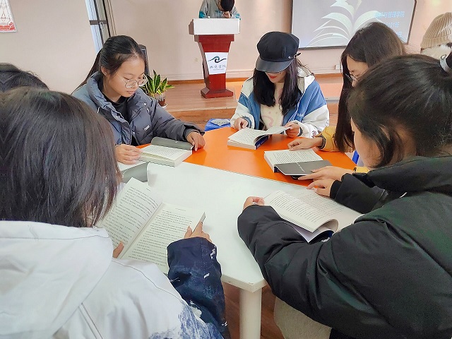 【完满班级】书香与梦想齐飞 阅读与人生相伴——经济与管理学院十月完满班级活动纪实(三)