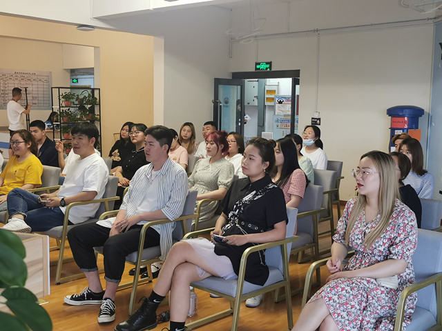 【完满班级】扬五四之魂——淬炼商学院行管1904班完满班级活动