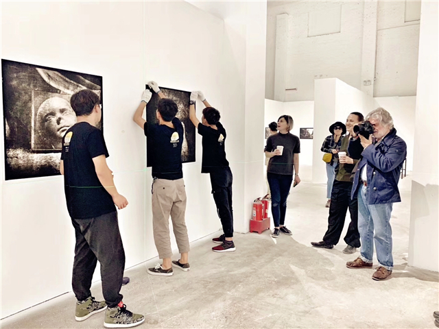 我校远景学子连续三年助力平遥国际摄影展