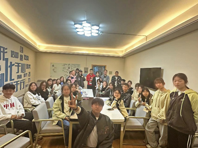 【完满团支部】筑梦迎新 携手共进——淬炼·国际商学院资产2301班完满团支部活动