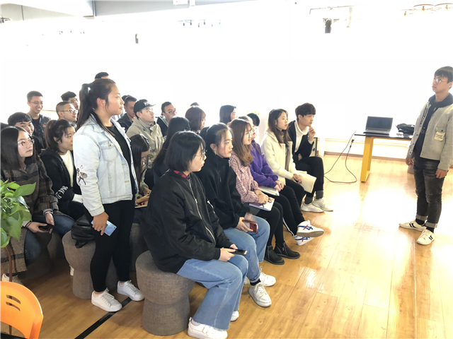 【完满班级】淬炼商学院11月完满班级主题活动回顾（一）——营销1703班举办“青春与电影之‘我的影子’”主题活动