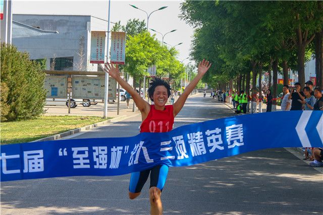 体力与耐力的较量 第七届“至强杯”铁人三项精英赛顺利举办