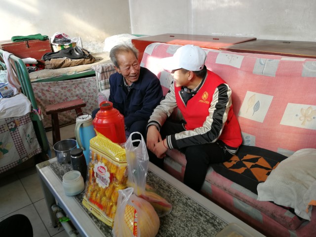 【完满班级】益行暖人心 温情递万家——环科系资环1601班举办暖心之行完满班级活动