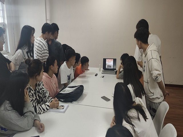 【完满班级】学习党史 铭记党恩——艺术传媒学院环设1803班党史主题活动