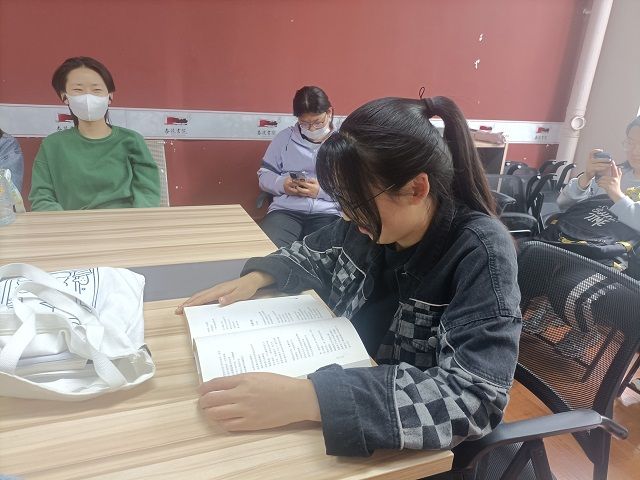 【完满团支部】诵读 为精神打底——食品与环境学院生技2001班完满团支部活动