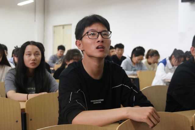 第76期国旗班在行动:心有国旗 凝聚成齐之“国旗在我心”