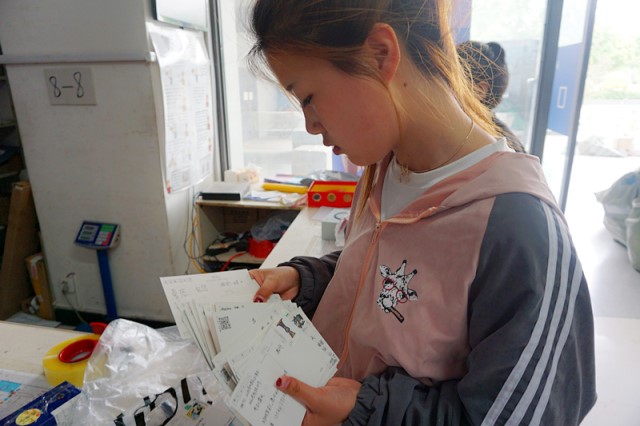 舞出五月“康乃馨” 提笔书写反哺情——大数据学院、信息工程学院举办第87期周末文化广场