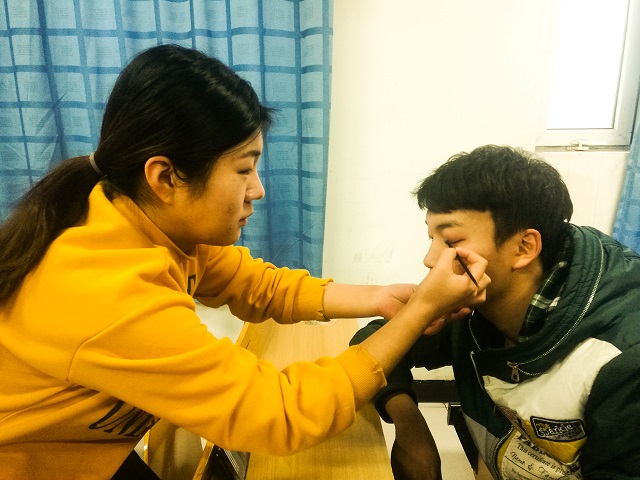 【完满班级】创意班花我最美 暖阳俏佳人——环科系食安1602班、食安1603班完满班级活动