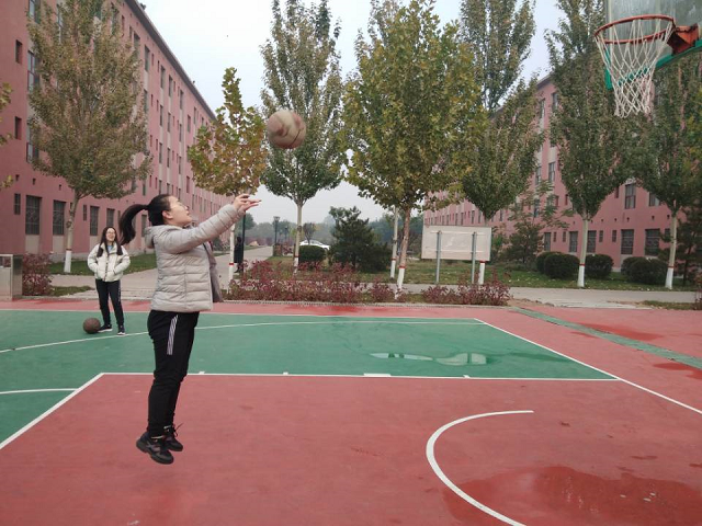 【完满班级】用球赛点燃团队之火 以激情共筑班级之风——食品与环境学院食品1801班举办篮球赛完满班级活动