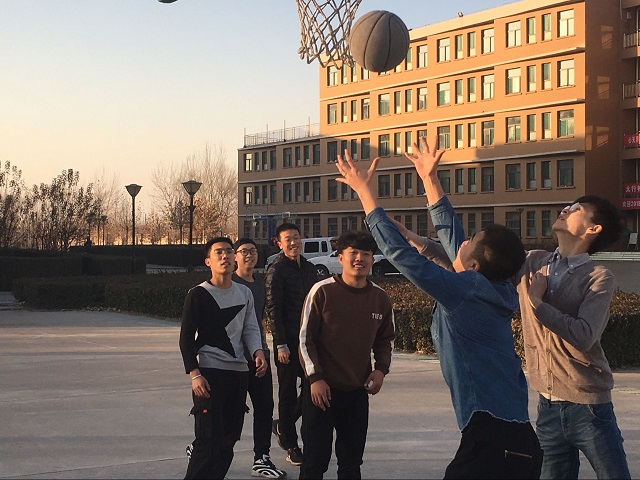 【完满班级】与“蓝”共舞，扬运动精魂——动画1701“力挽狂蓝，力争上游”篮球比赛