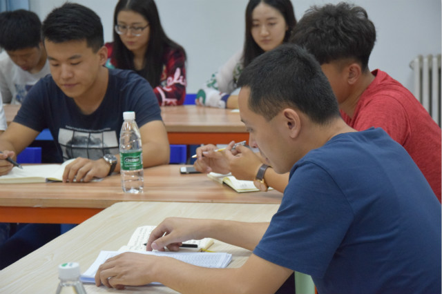 源于作风 始于自信 忠于集体——经管系第六届学生会干部座谈会