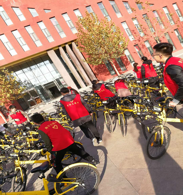 【完满班级】暖阳下的善行 大手小手一起干——环科系环科1601班举办“善”行青春主题活动