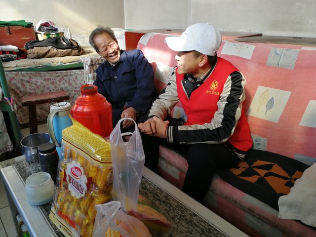 【完满班级】益行暖人心 温情递万家——环科系资环1601班举办暖心之行完满班级活动