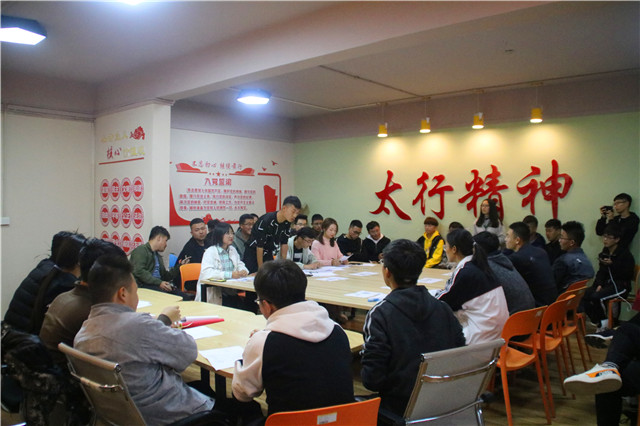 群雄舌战展雄风 争锋相对辩天下——智能工程学院第六届“舌战群儒”辩论赛落下帷幕