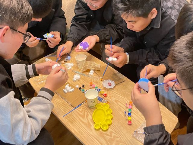 【完满团支部】激发想象 产生创造——经济与管理学院金融2002班完满团支部活动