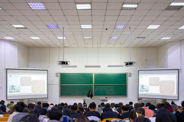 【辅导员说完满】书香飘完满 大咖传记读书报告会——艺术传媒学院2020级辅导员说完满