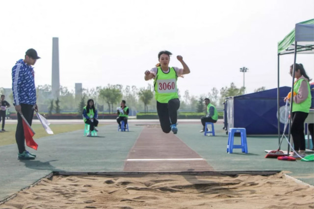 【直击运动会】一样的冠军 不一样的心情