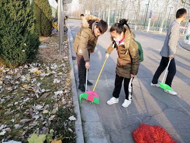 【完满班级】落叶归我 爱归你——计科1802班留下“真 善 美”活动