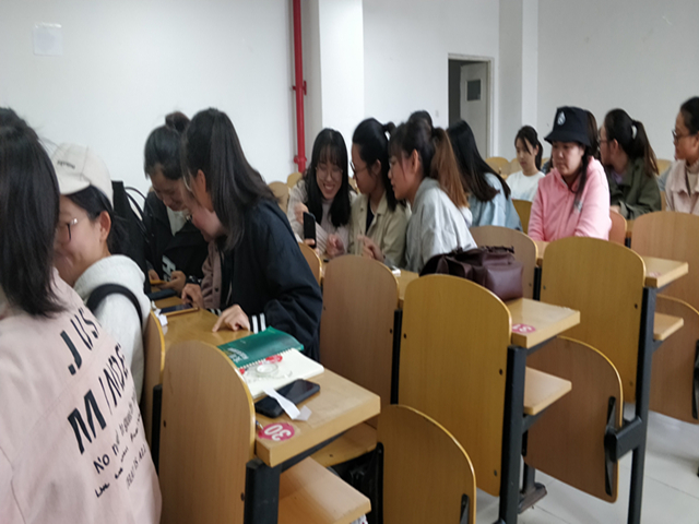 【完满班级】 弘扬正能量 做时代新人