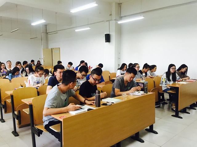 【完满班级】以你之名 让爱随行——淬炼商学院五月完满班级主题活动（三十三）