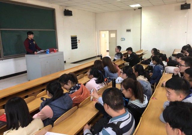 【完满班级】金秋十月 扬国魂——淬炼商学院十月完满班级主题活动（六）