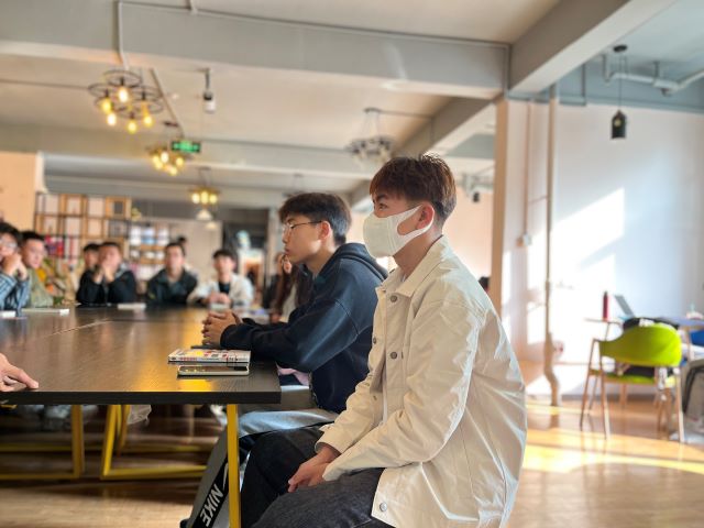 学长计划第1014期:大咖启迪人生 书香润泽生活——智能工程学院第140期学长计划之“品读大咖人生 智慧助力成长”