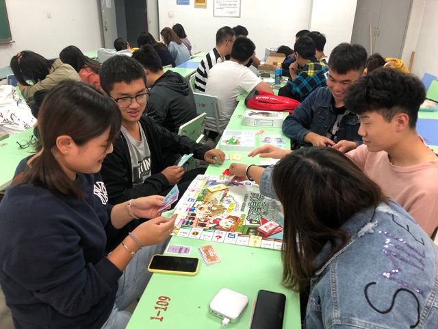 【完满班级】忆年少时 童心依在——艺术传媒学院环设1602班“圆桌棋牌游戏汇”完满班级活动