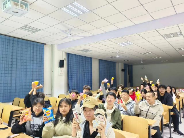 完满在金秋传递青春的力量——大数据学院、信息工程学院十月完满团支部活动集锦（三）