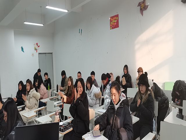 【完满班级】新校区建校十周年辉煌历程——视觉2003班激情演讲比赛