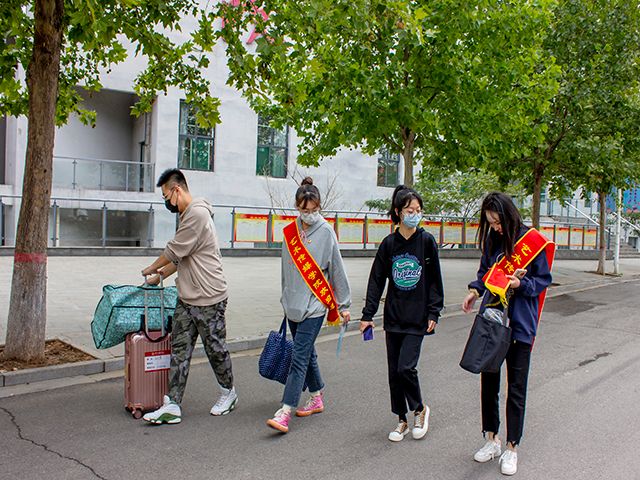 【迎新纪实】怀揣梦想 扬帆起航——艺术传媒学院2021级新生迎接