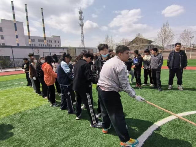 凝心聚力 团队协作——淬炼·国际商学院举办班级拔河比赛