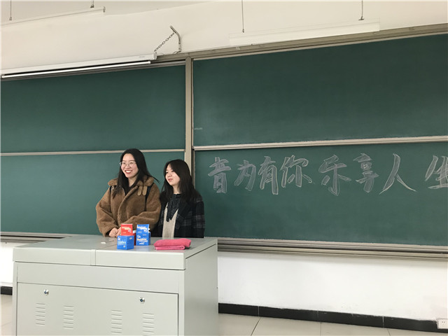【完满班级】唱响时代记忆 秀出自我——外国语言文学系英语1703班、英语1704班3月完满班级活动