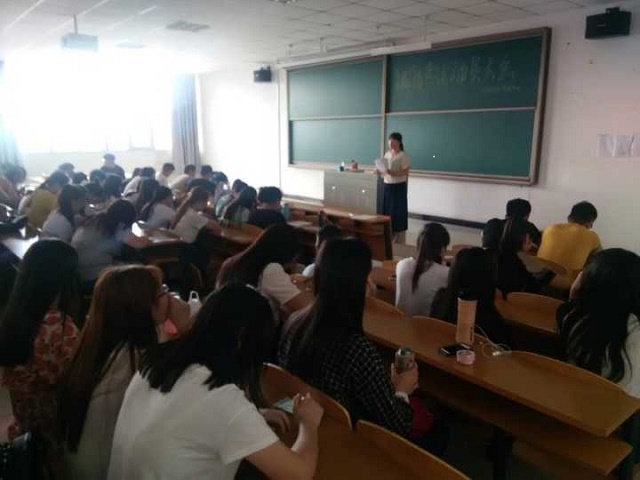 【辅导员说完满】工管系2013级行管、营销专业诚信考试主题班会