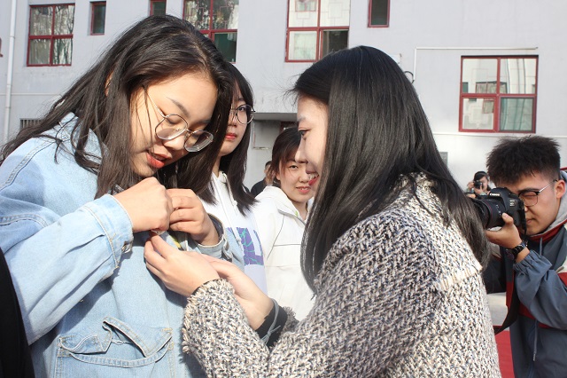 分享“馨”感受 体验“新”精彩——青藤书院举办“2020级新生入院仪式暨恒心阳台音乐会”