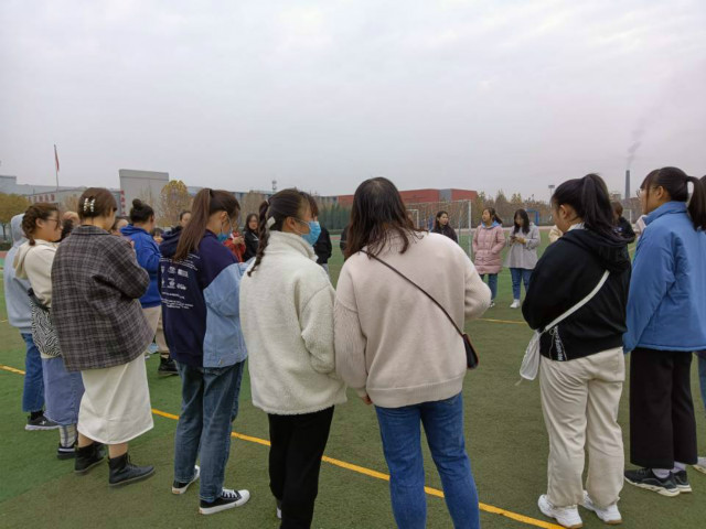 【完满班级】培养班级责任感 树立环保新风尚——外国语言文学系英语2003班、2004班完满班级活动