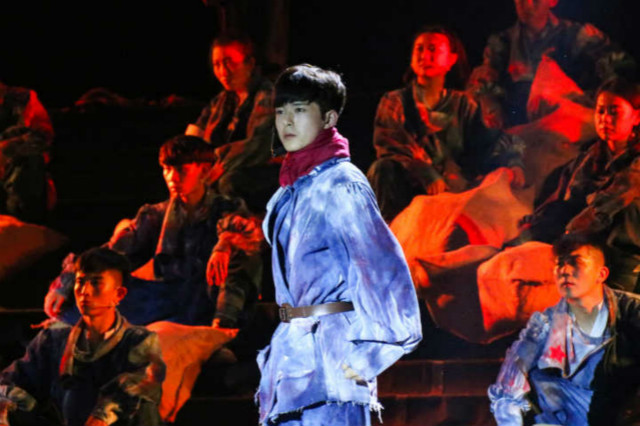 闪光的信院第233期:聚光灯背后的刻苦训练 只为遇见另一个自己