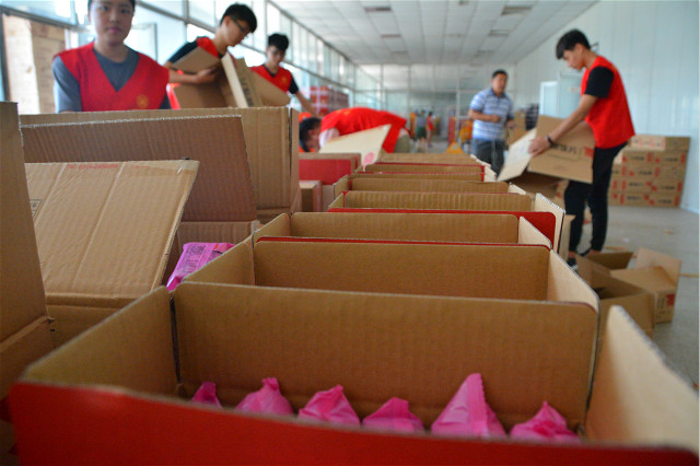 【三下乡】志愿者风采：定格在青春记忆里的美好瞬间——经济管理系“大爱志愿”服务队走进鑫炳记