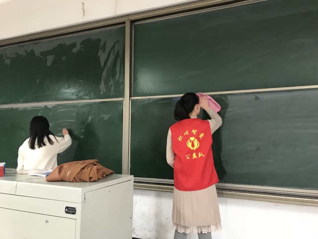 【完满班级】情系雷锋月 爱洒三月天——信工系软件1705班举办完满班级活动