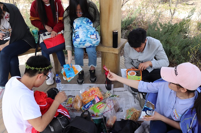 【完满班级】徒步青春 梦启凤凰——机电工程系工设1701班举办完满班级活动相约凤凰山