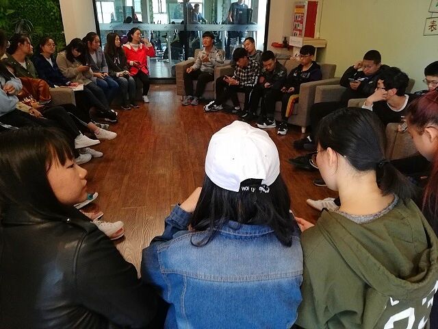 【完满班级】青春路上 自信飞扬——数字1802班“聚班艺 凝班力”举办完满班级活动