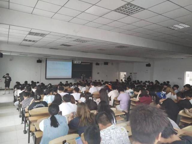 【辅导员说完满】秉体育精神 谱青春华章——智能工程学院2022级辅导员说完满活动